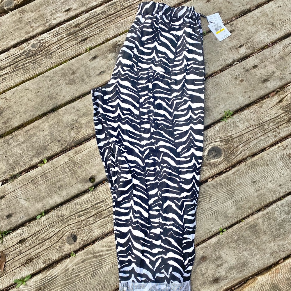 NWT Calvin Klein Zebra-Print Linen Tab-Cuff Pants - Picture 4 of 7